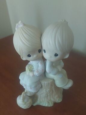 Precious Moments Love One Another